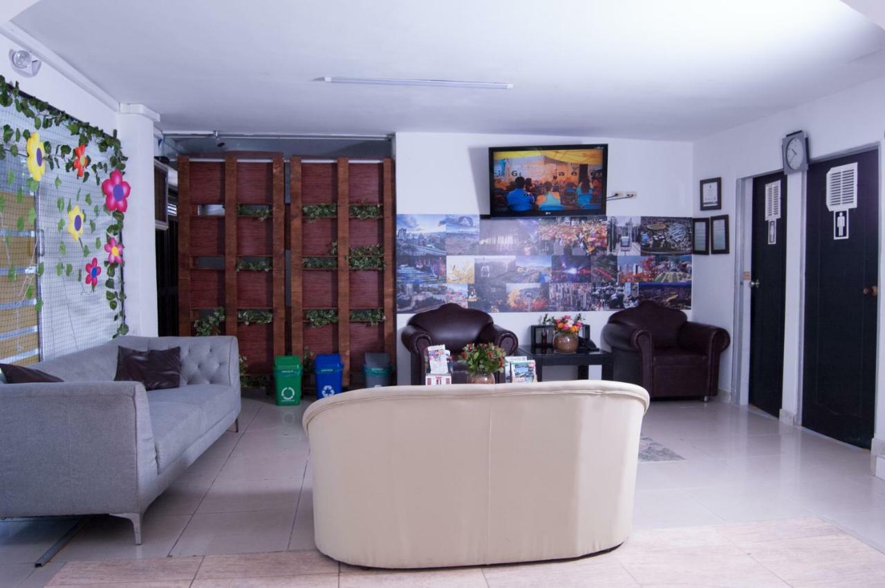 Hotel Recuerdos Del Estadio Medellín Esterno foto